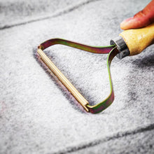 Load image into Gallery viewer, Portable Lint Remover