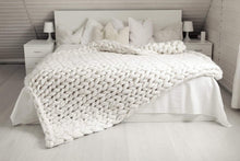 Load image into Gallery viewer, Chunky Knit Blanket